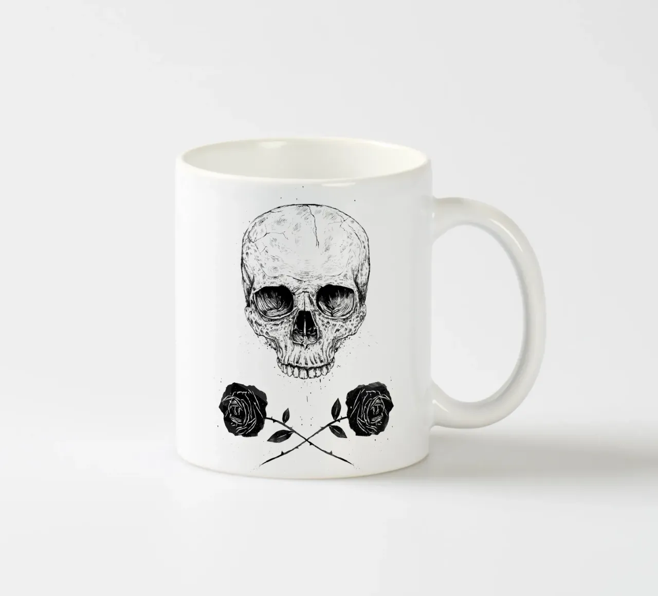 Skull N' Roses tazza in ceramica da Balazs Solti