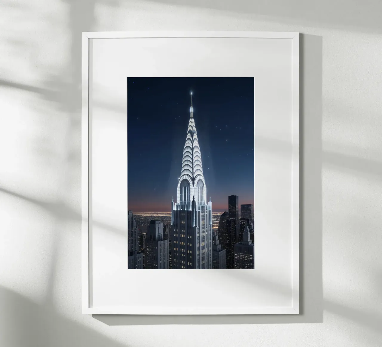 Chrysler Building Glows in the Night Sky poster con telaio in legno da AlbertKlee