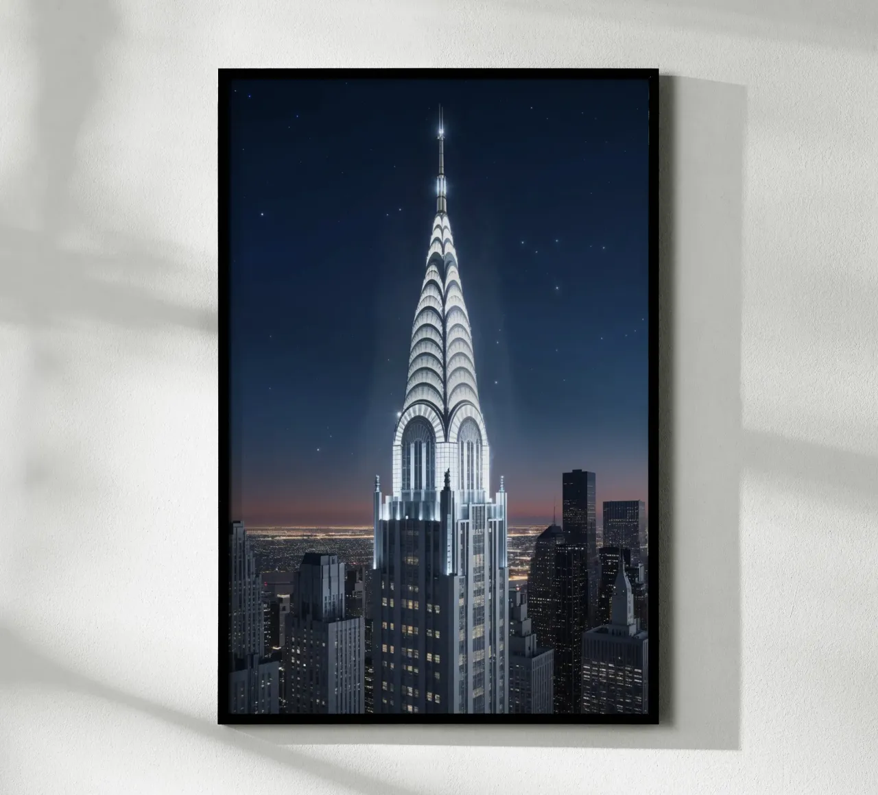 Chrysler Building Glows in the Night Sky poster con telaio in legno da AlbertKlee