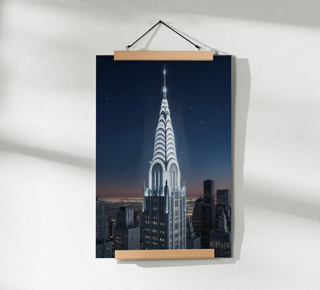 Chrysler Building Glows in the Night Sky poster con telaio in legno da AlbertKlee