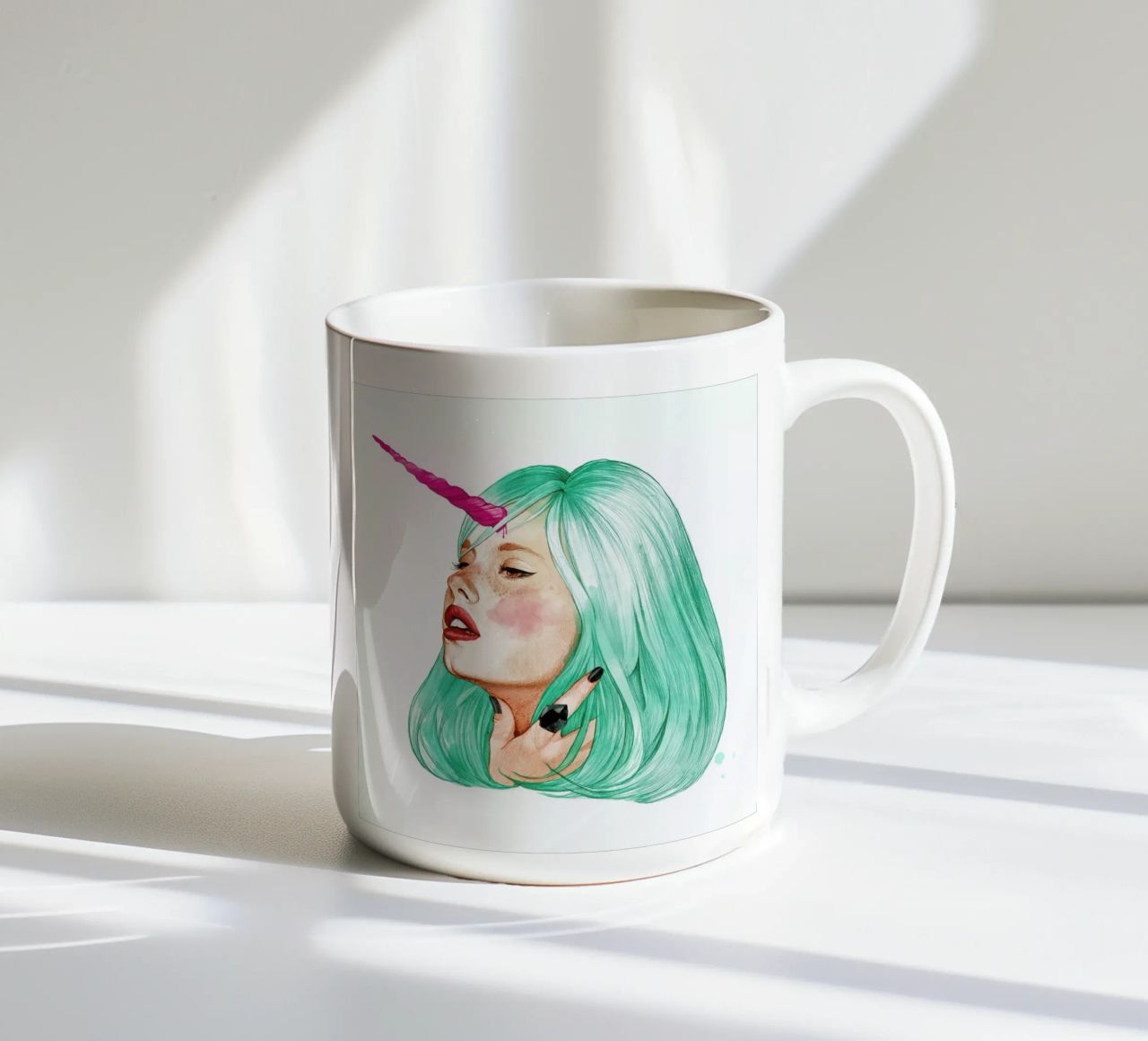 Unicorn tazza in ceramica da Ina Stanimirova
