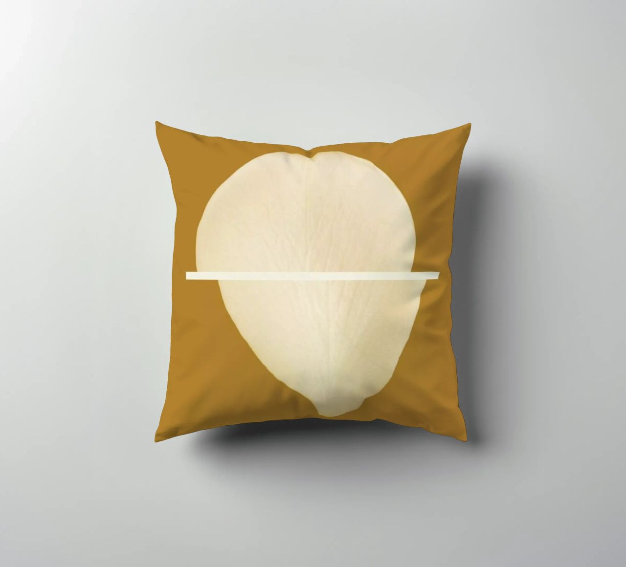Petal Project No. 02 cuscino da Bryon S. White