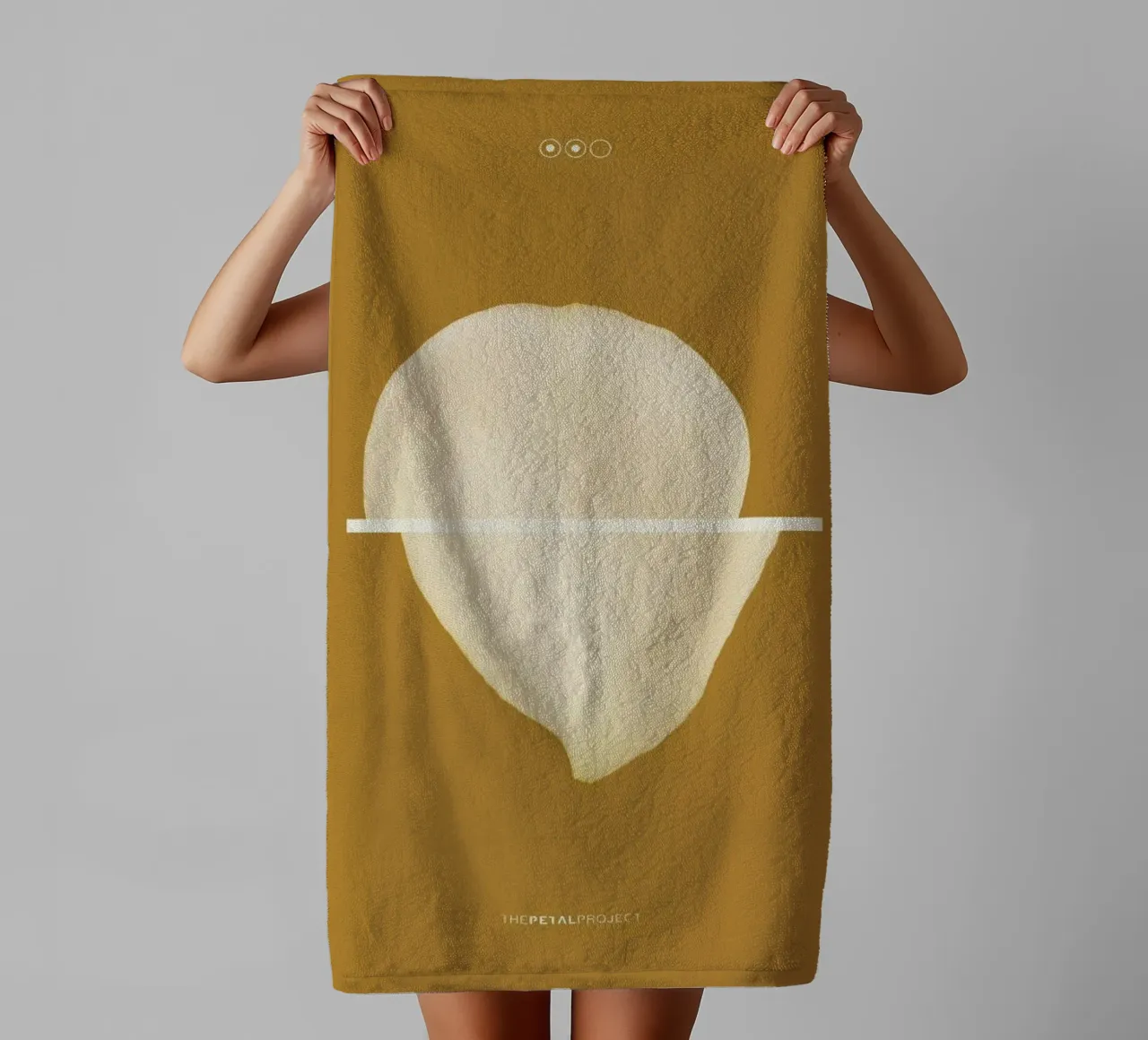 Petal Project No. 02 toalla de baño de Bryon S. White