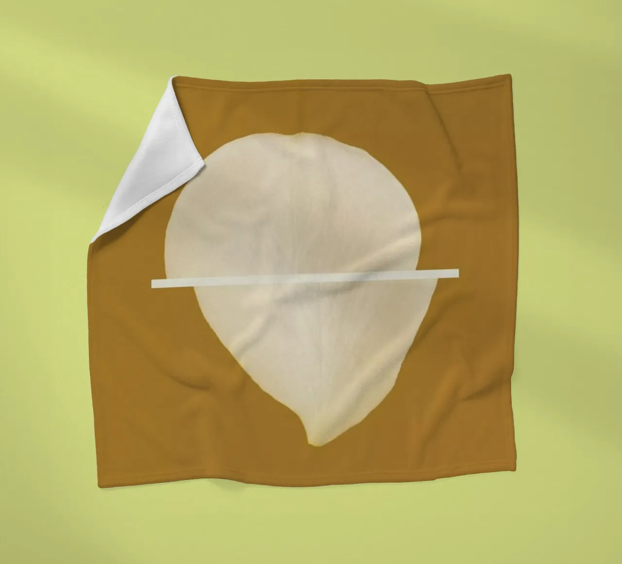 Petal Project No. 02 coperta in pile da Bryon S. White