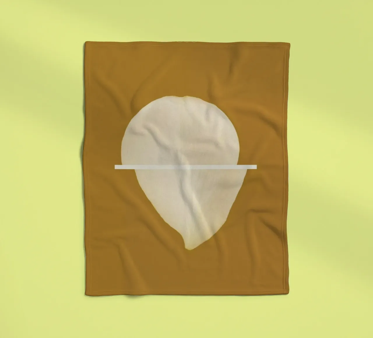 Petal Project No. 02 coperta in pile da Bryon S. White