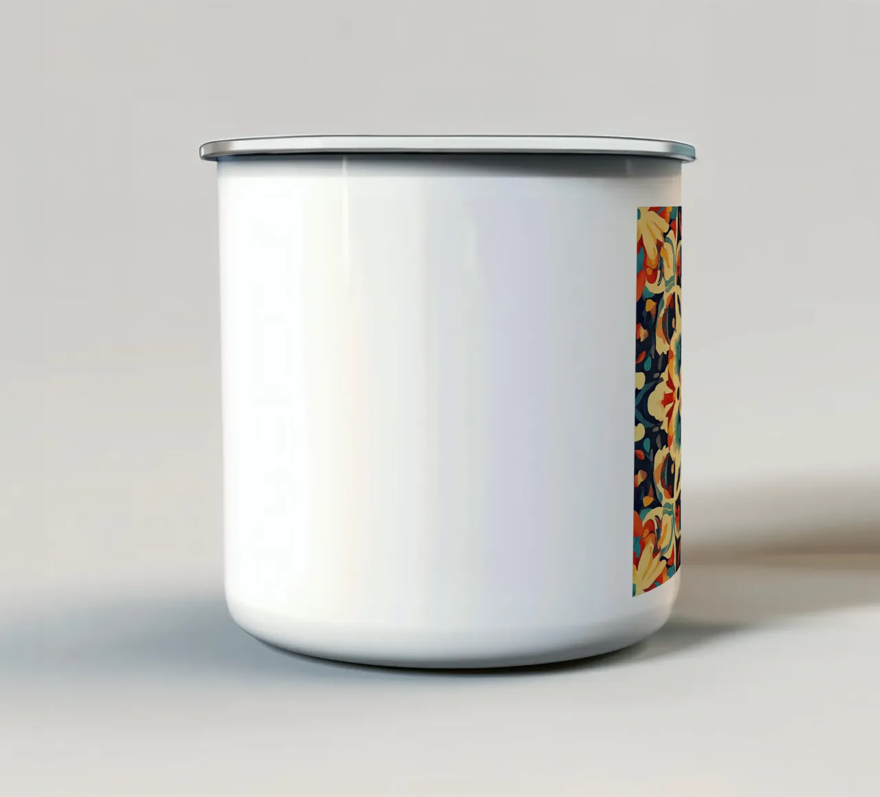 A Canvas of Blossoms tazza in smalto da Artful Bloom