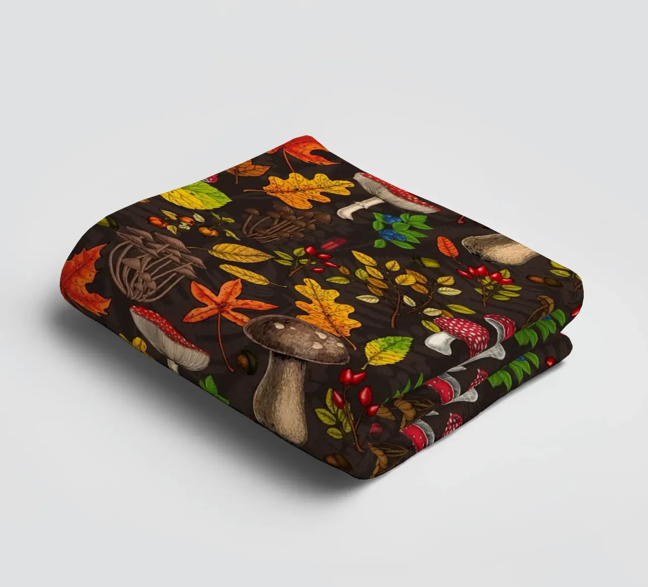 katerina Kirilova - Funghi d'autunno asciugamano da bagno da The Artcircle