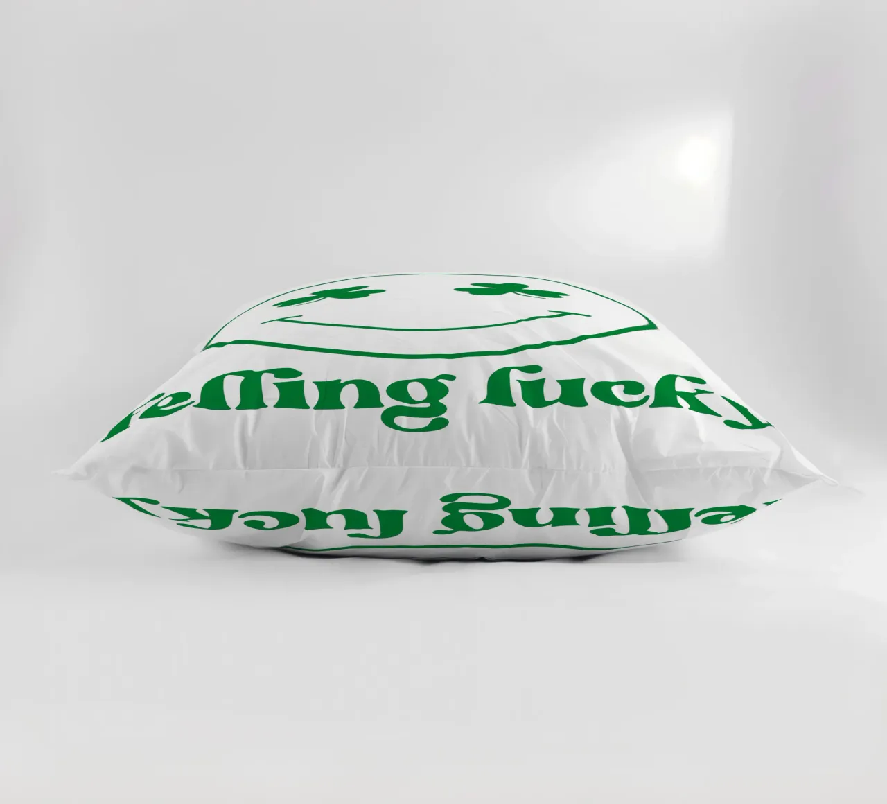 felling lucky st patrick smile emoticon funny art design cuscino da onefeelshop