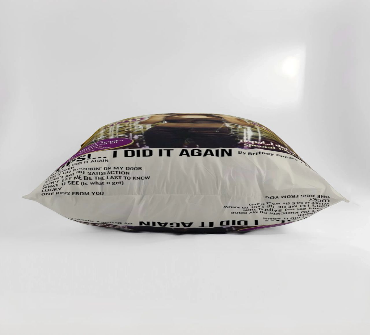 OOPS!... I DID IT AGAIN By Britney Spears - 2000 cuscino da SoundStudio