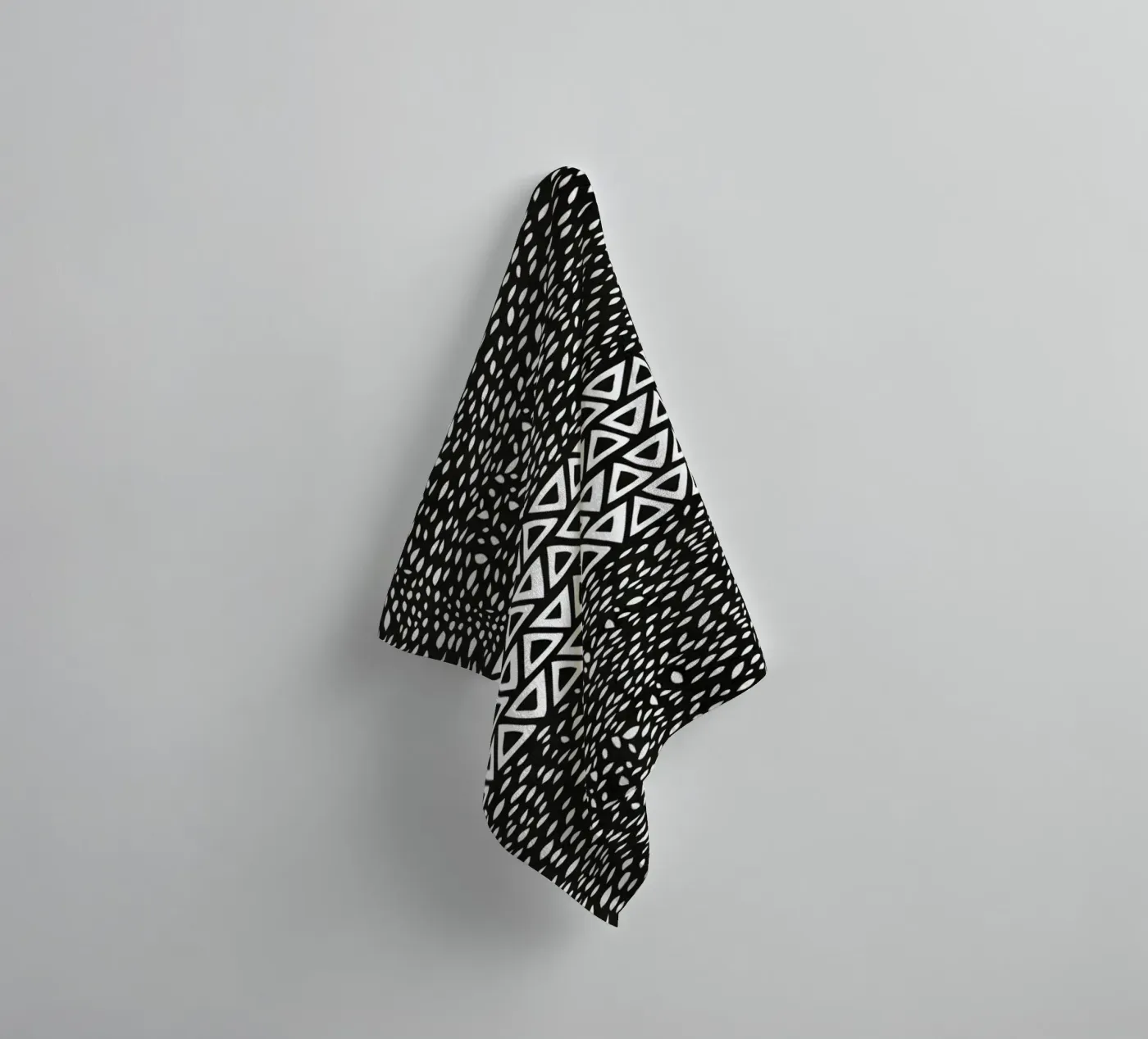 Wind Night Path badhanddoek van Pom Graphic Design