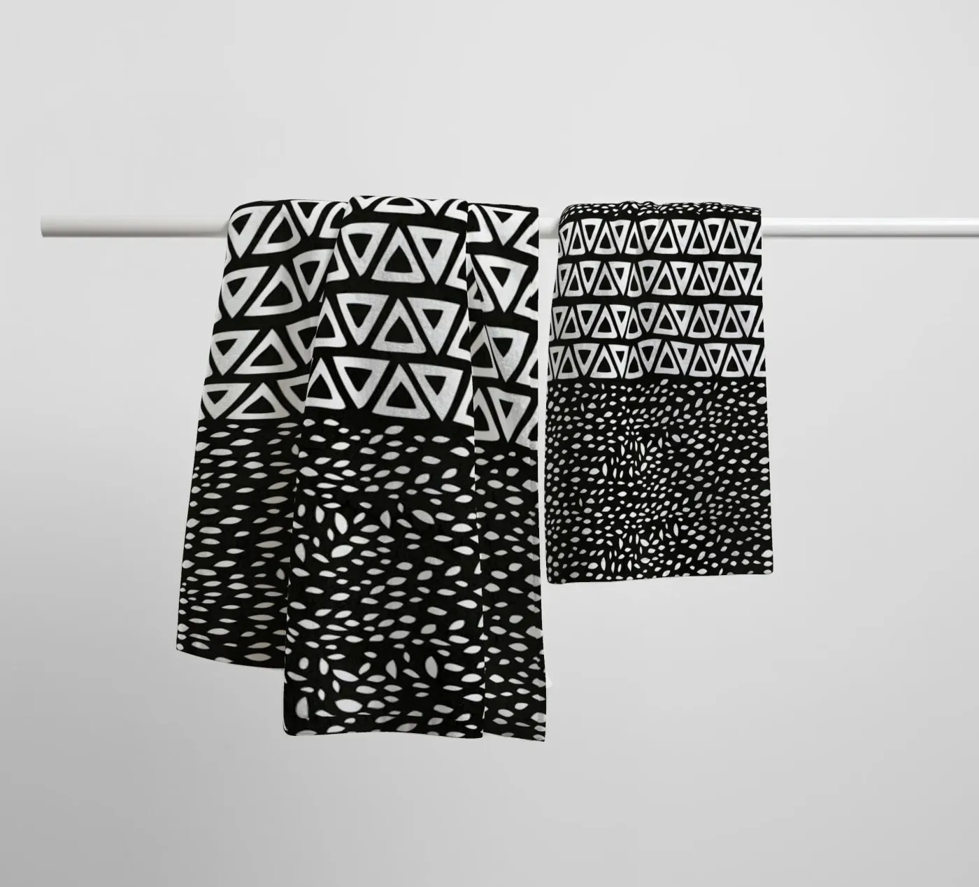 Wind Night Path badhanddoek van Pom Graphic Design