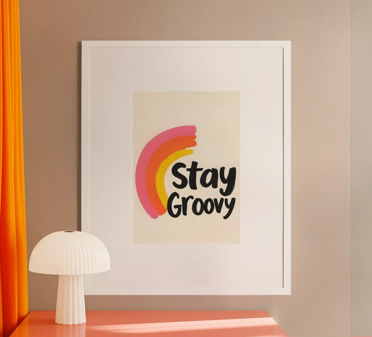 Stay Groovy - Design arcobaleno di ispirazione retrò poster da QuooodZ by MooodzArt