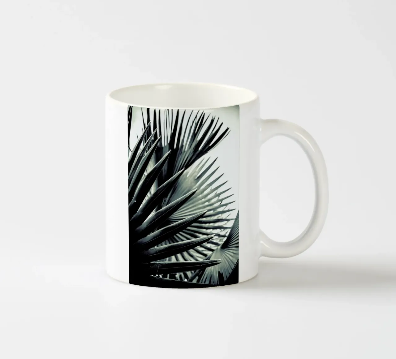 Palm Shade 2 Keramik Tasse von Chris Abatzis