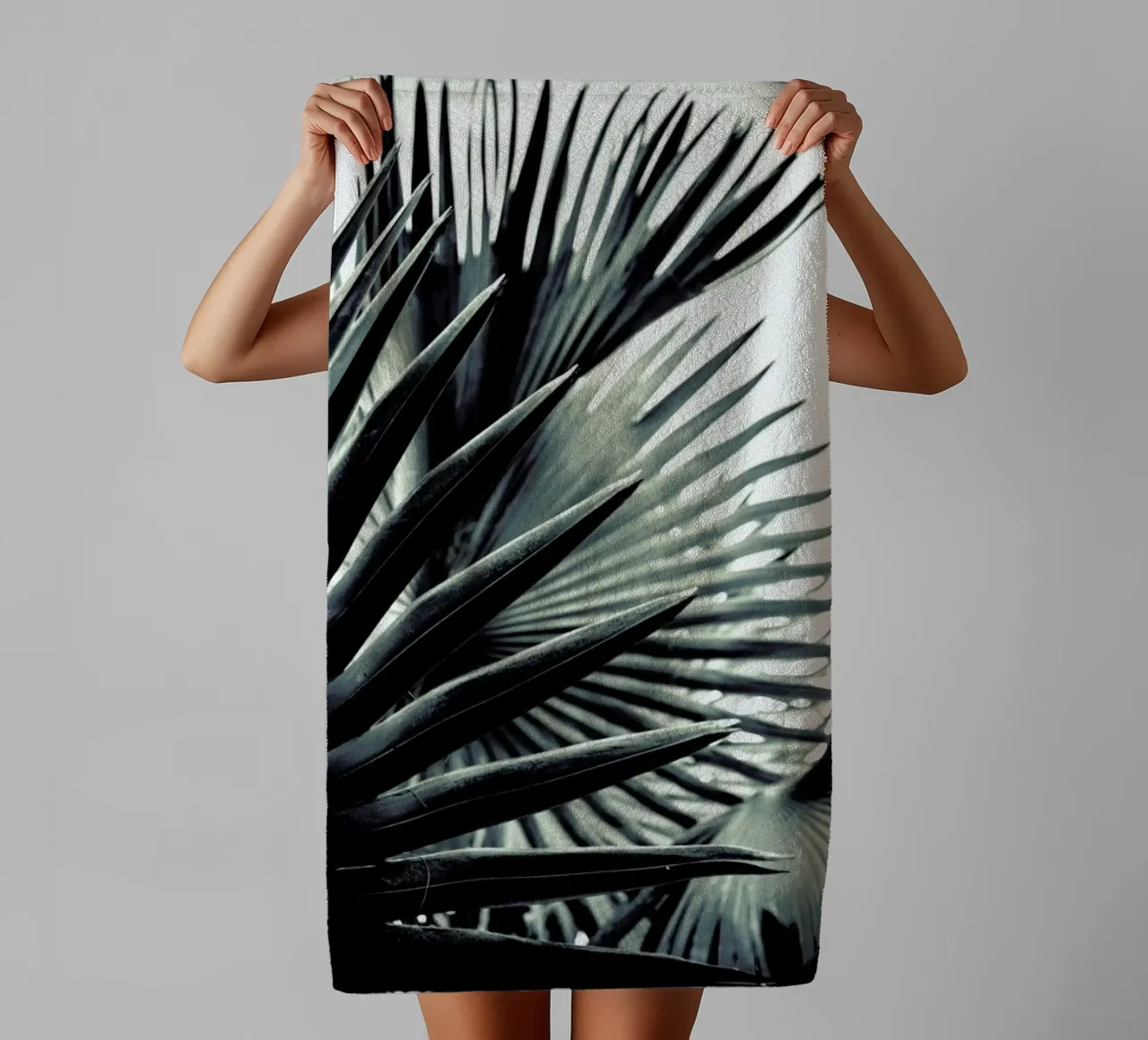 Palm Shade 2 Handtuch von Chris Abatzis