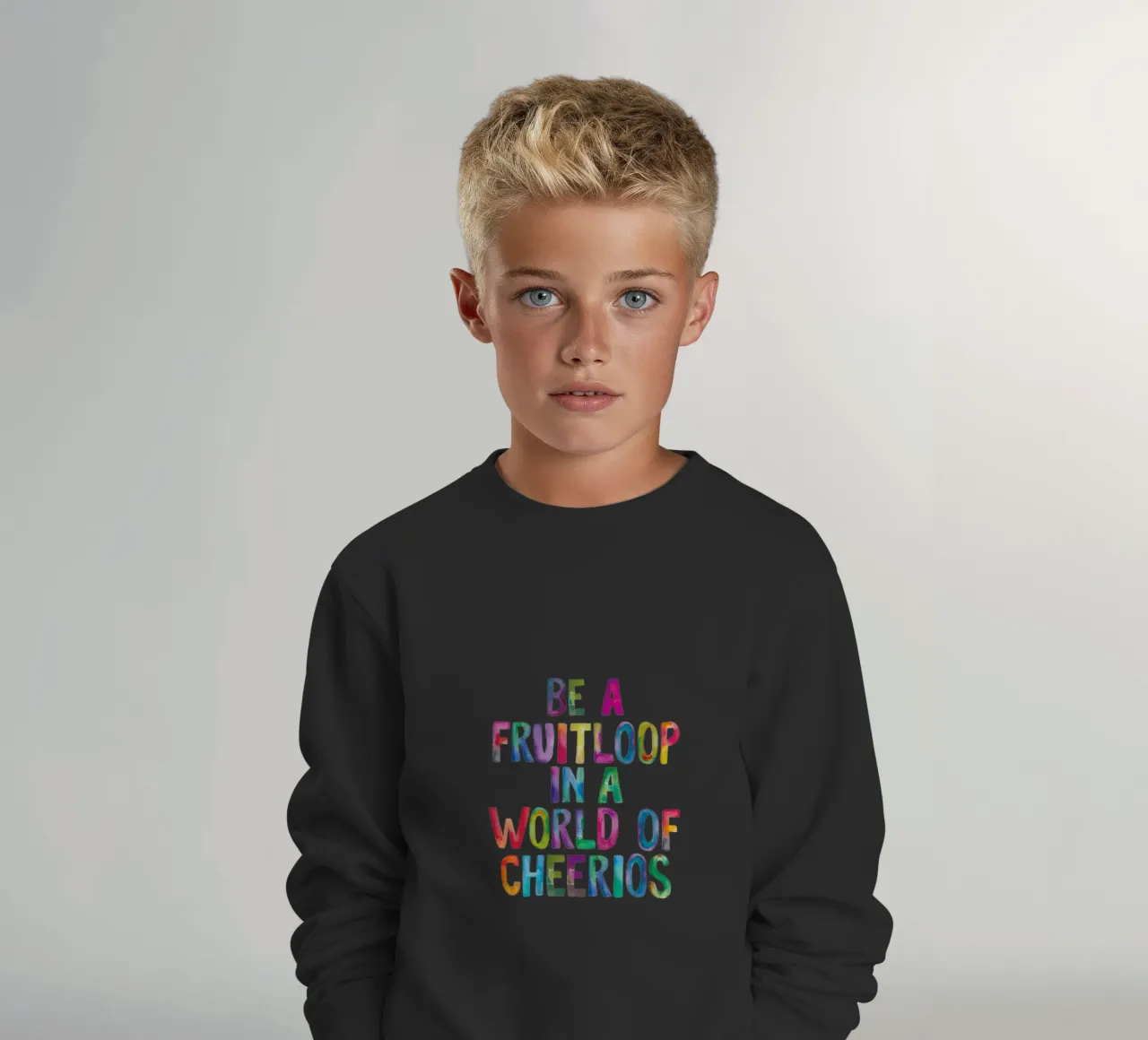 Wees een Fruitloop in een wereld vol Cheerios kinder sweatshirt van THE MOTIVATED TYPE