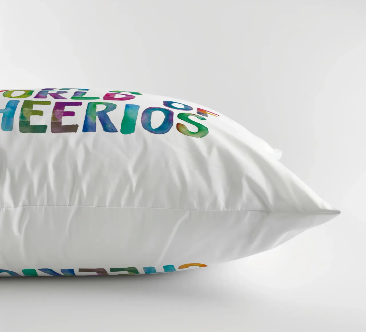 Essere un Fruitloop in un mondo di Cheerios cuscino da THE MOTIVATED TYPE