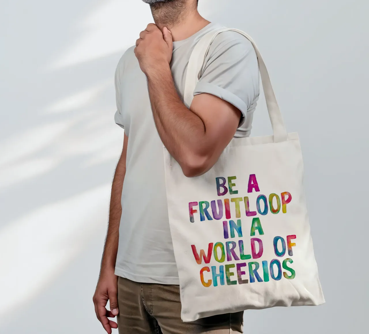 Essere un Fruitloop in un mondo di Cheerios borsa in juta da THE MOTIVATED TYPE