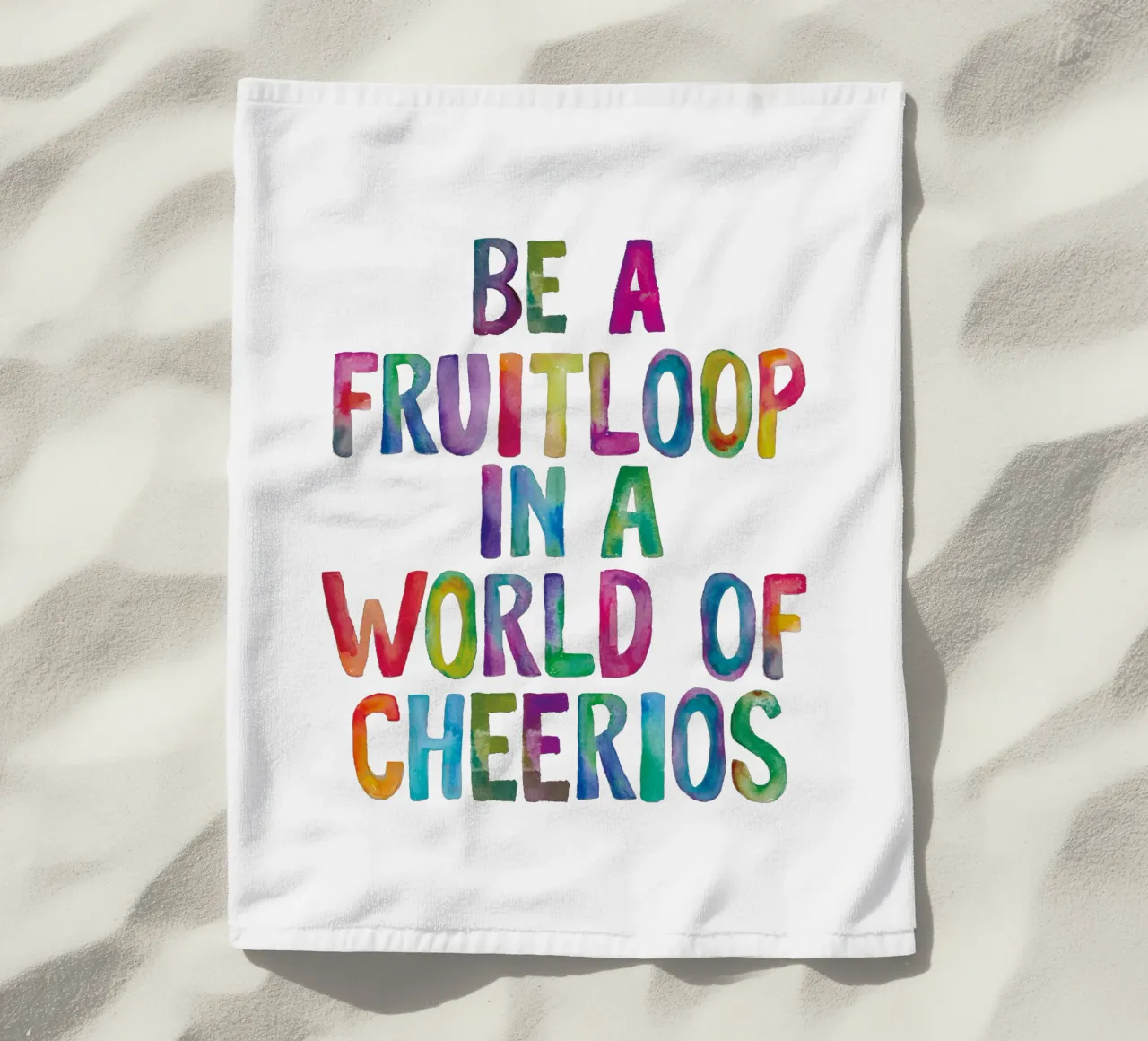 Essere un Fruitloop in un mondo di Cheerios telo mare da THE MOTIVATED TYPE
