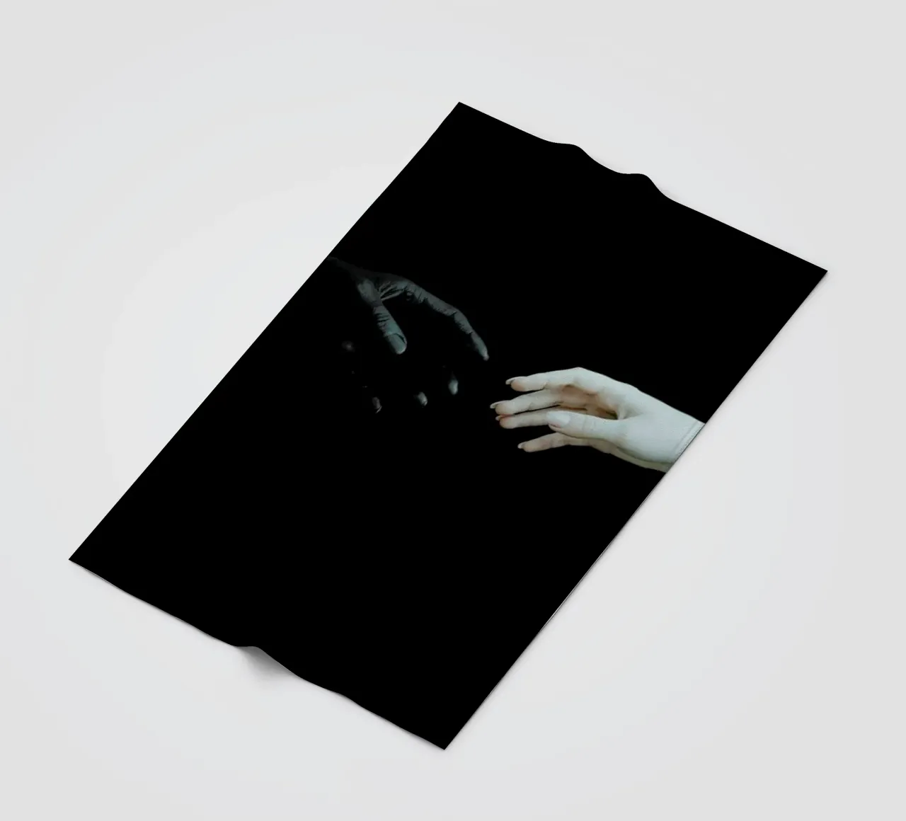 Don't Let Me Go coperta in pile da Jovana Rikalo