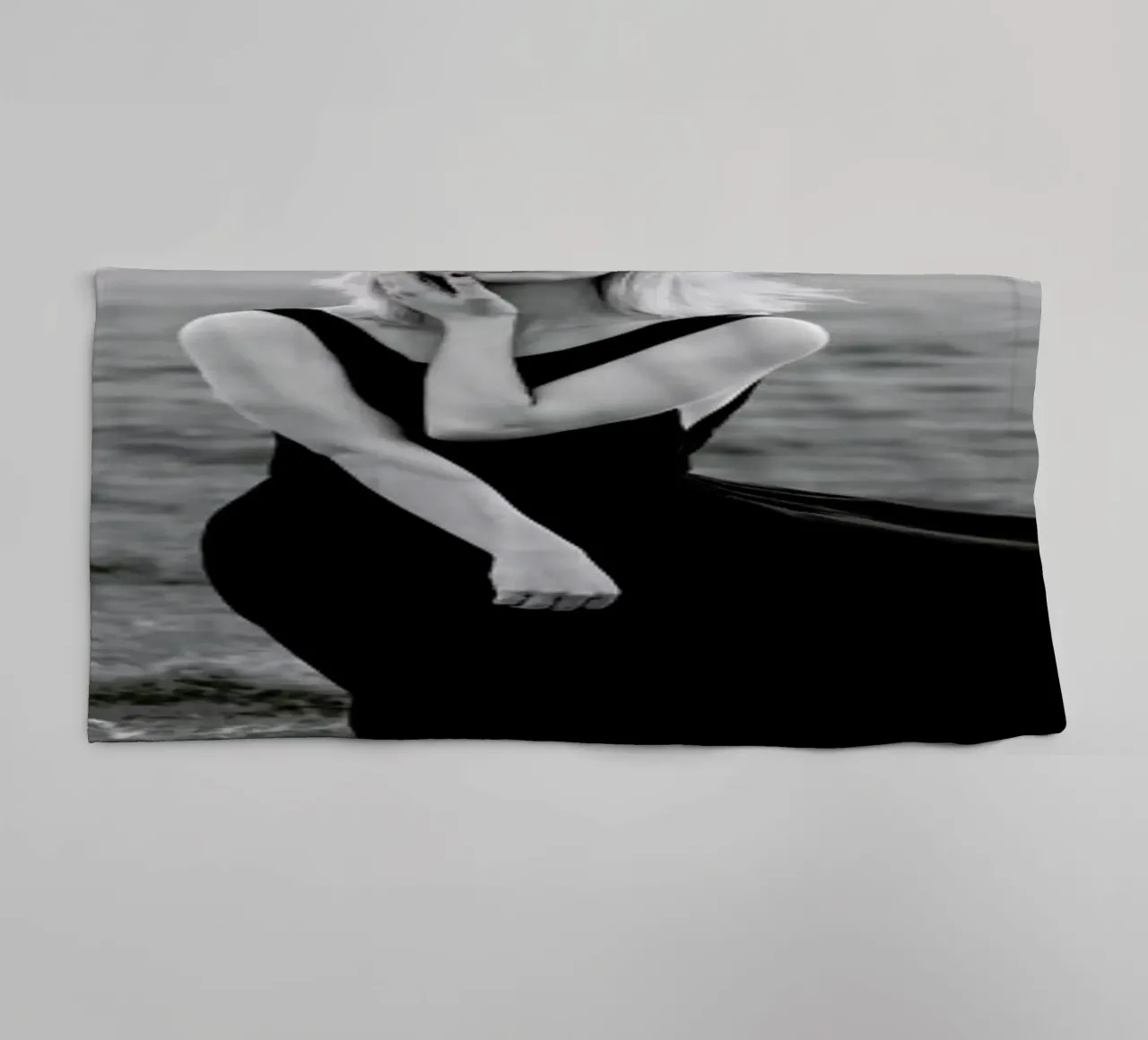 Playing With Demons asciugamano da bagno da Jovana Rikalo