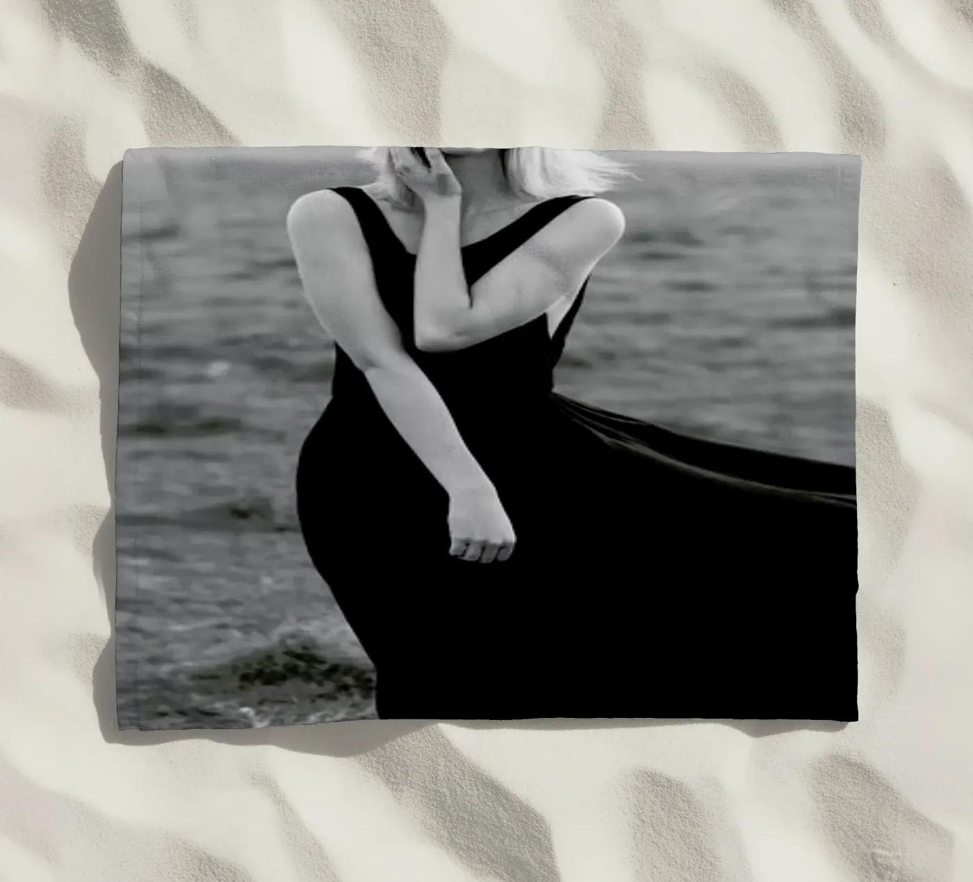 Playing With Demons telo mare da Jovana Rikalo