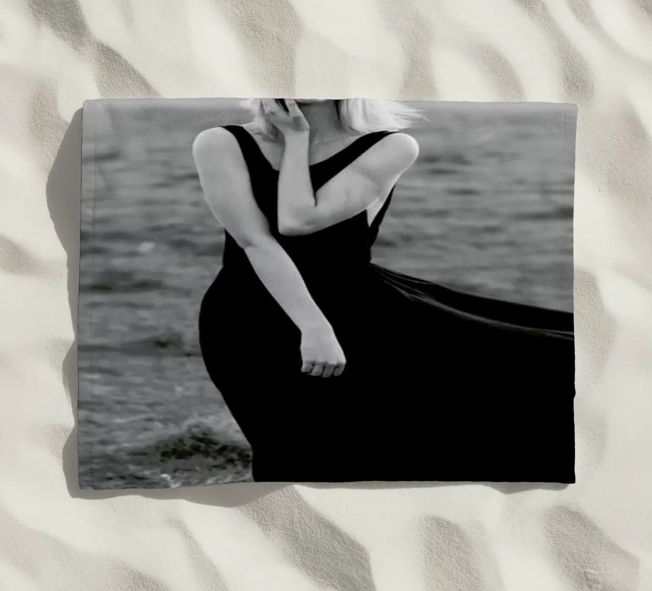 Playing With Demons telo mare da Jovana Rikalo