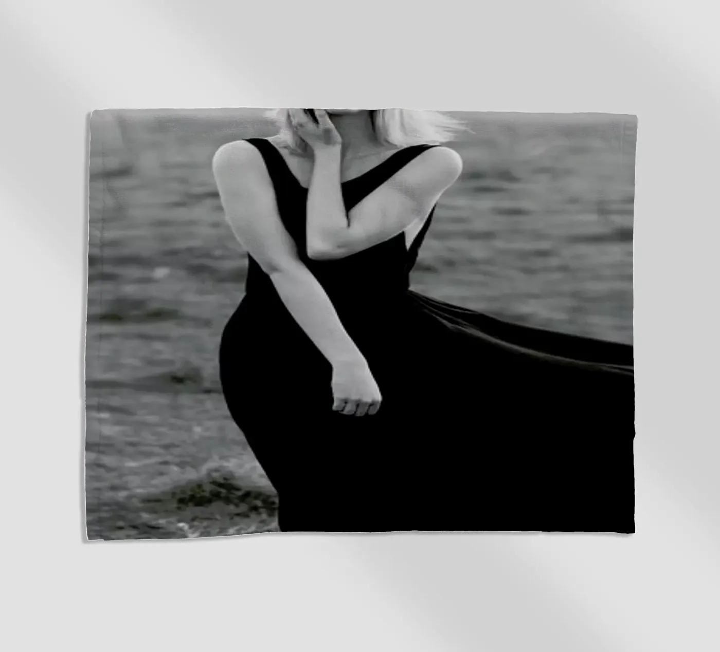 Playing With Demons telo mare da Jovana Rikalo