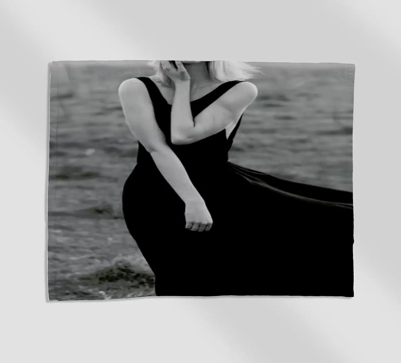 Playing With Demons telo mare da Jovana Rikalo