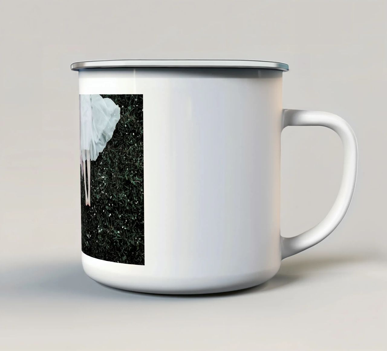 Spring Dream tazza in smalto da Jovana Rikalo