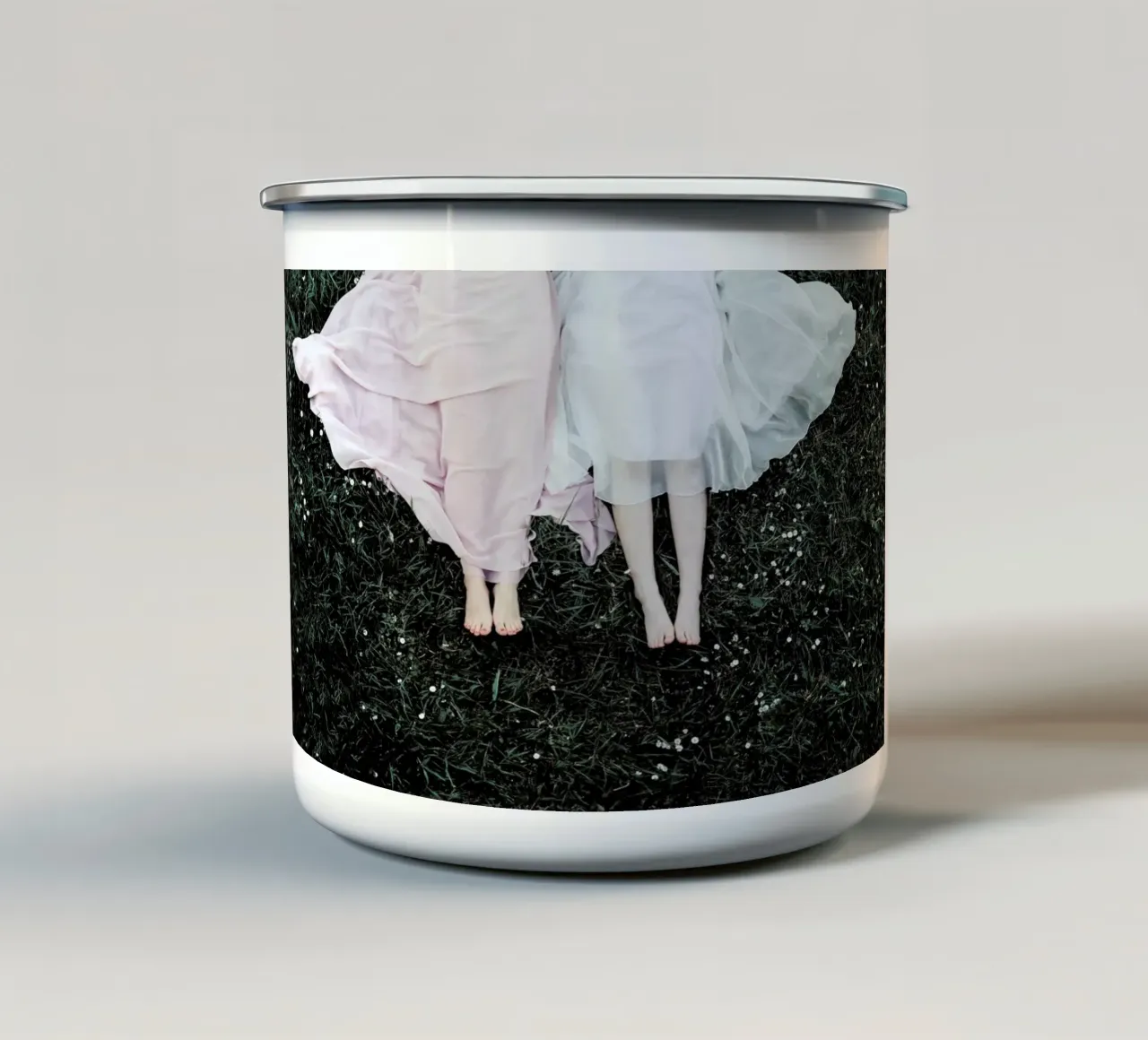 Spring Dream tazza in smalto da Jovana Rikalo