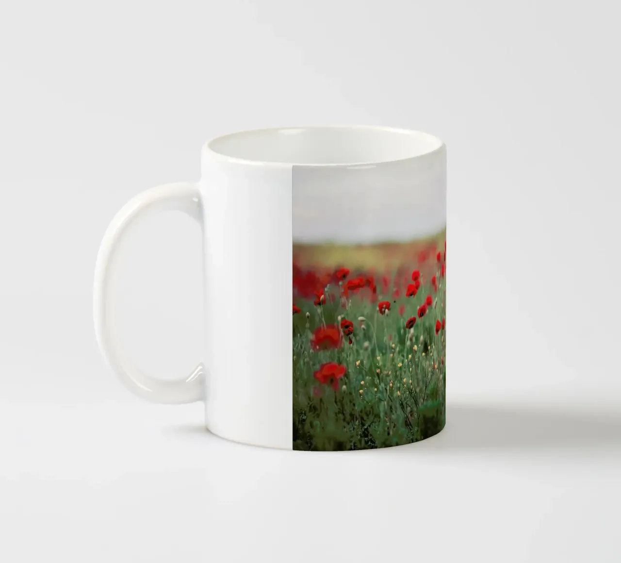Poppy Field tazza in ceramica da Jovana Rikalo