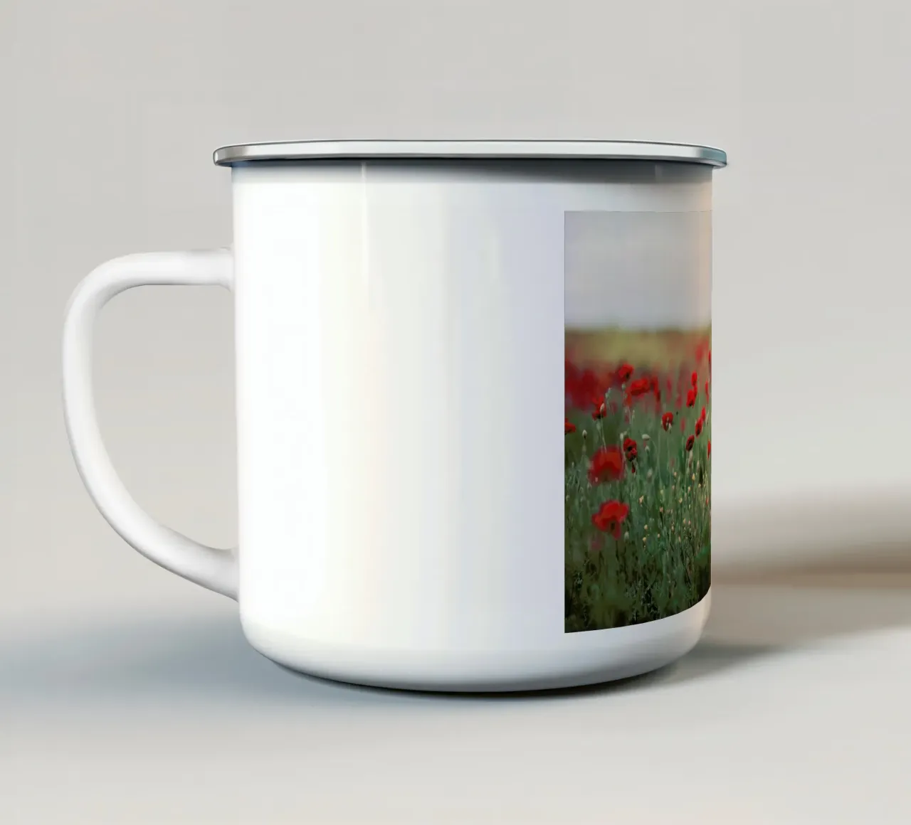 Poppy Field tazza in smalto da Jovana Rikalo