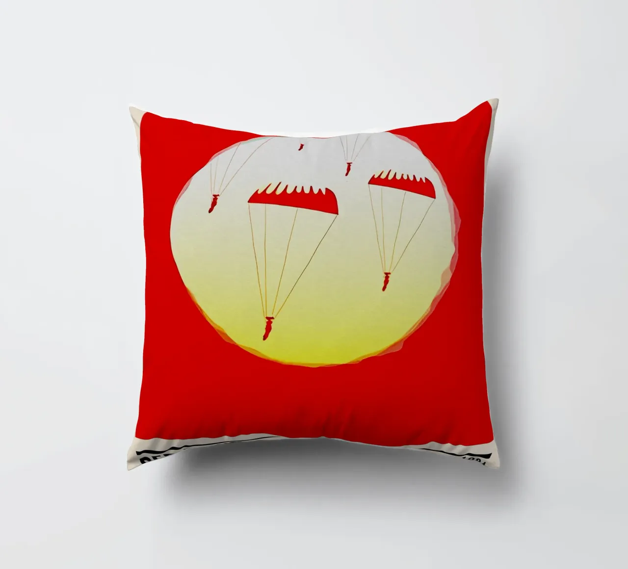 Red Dawn cuscino da TheArtstudio