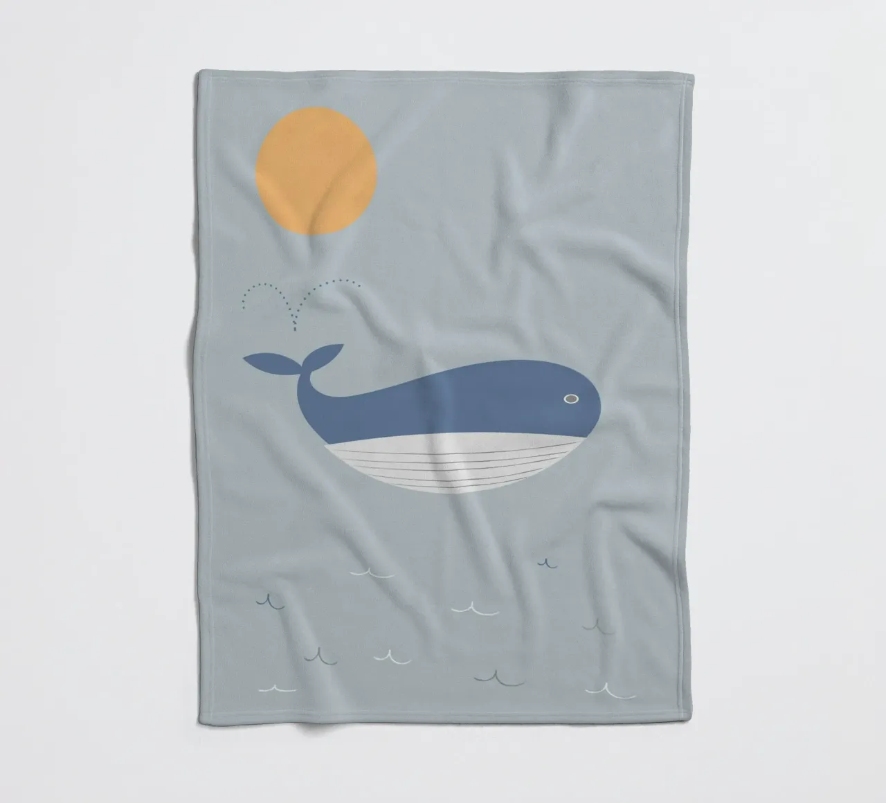 The sun and a whale on the ocean coperta in pile da natural neutral