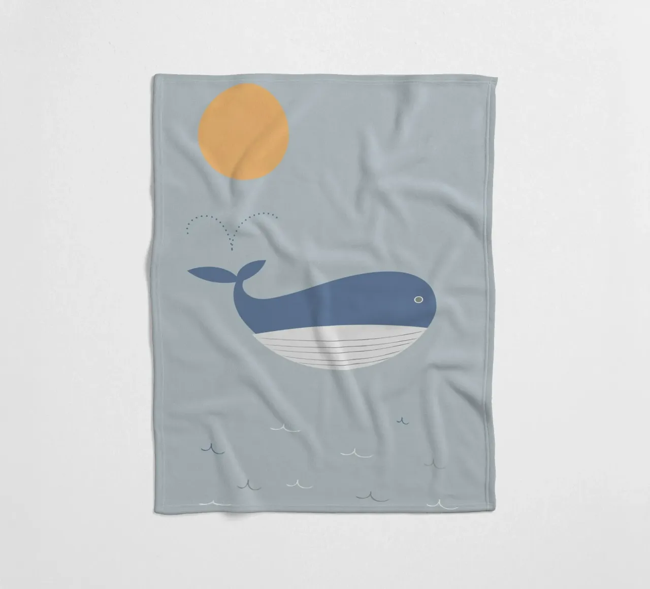 The sun and a whale on the ocean coperta in pile da natural neutral