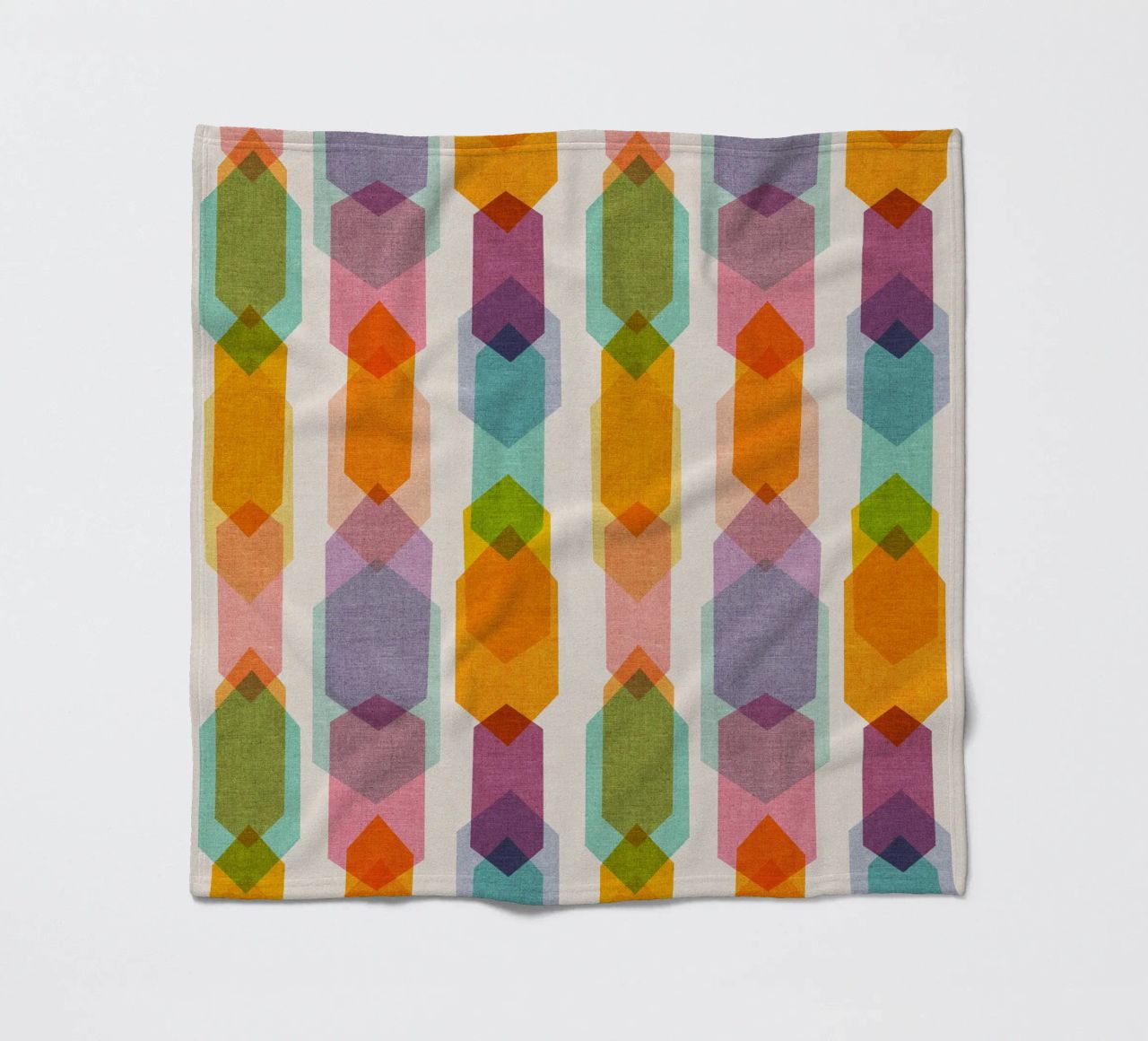Cecilia Mok - Elements Rainbow Half Drop coperta in pile da The Artcircle