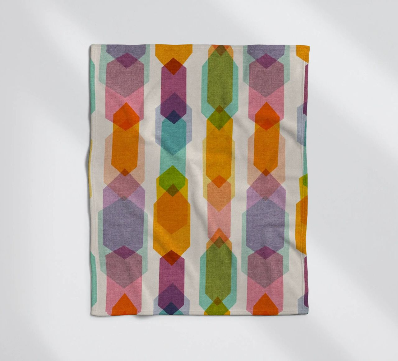 Cecilia Mok - Elements Rainbow Half Drop coperta in pile da The Artcircle
