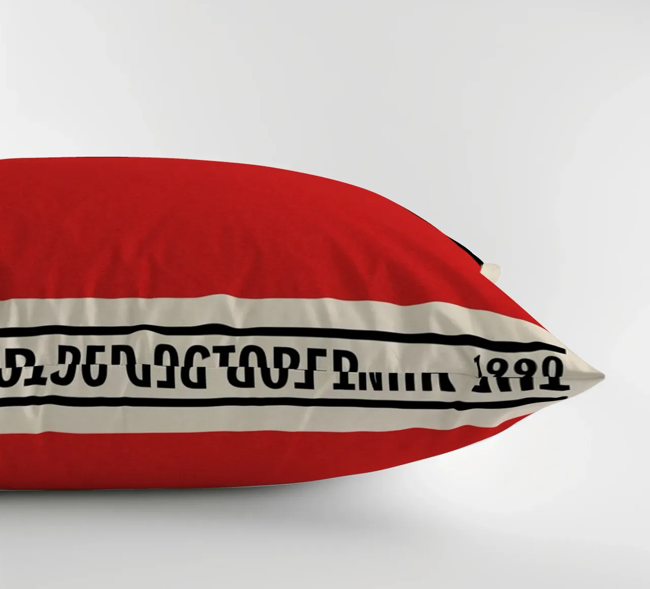 The Hunt for Red October cuscino da TheArtstudio