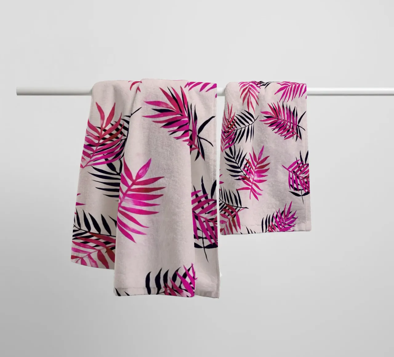 Pink Palm Pattern asciugamano da bagno da Micklyn Le Feuvre