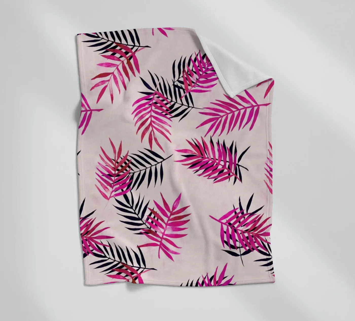 Pink Palm Pattern Fleecedecke von Micklyn Le Feuvre