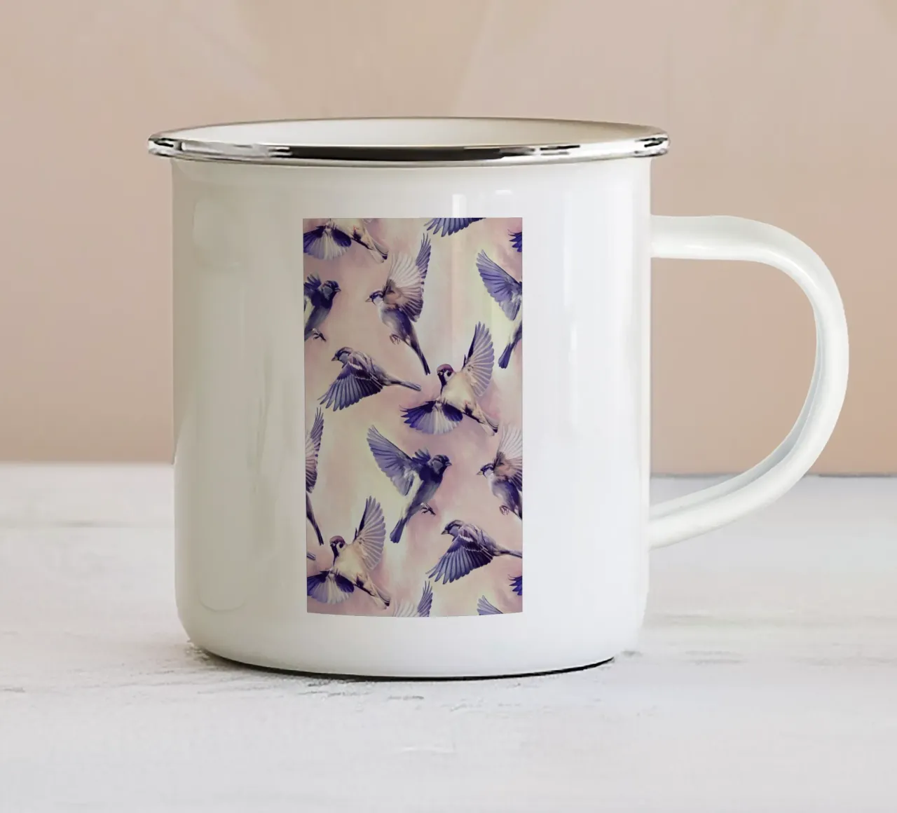 Sparrow Flight tazza in smalto da Micklyn Le Feuvre