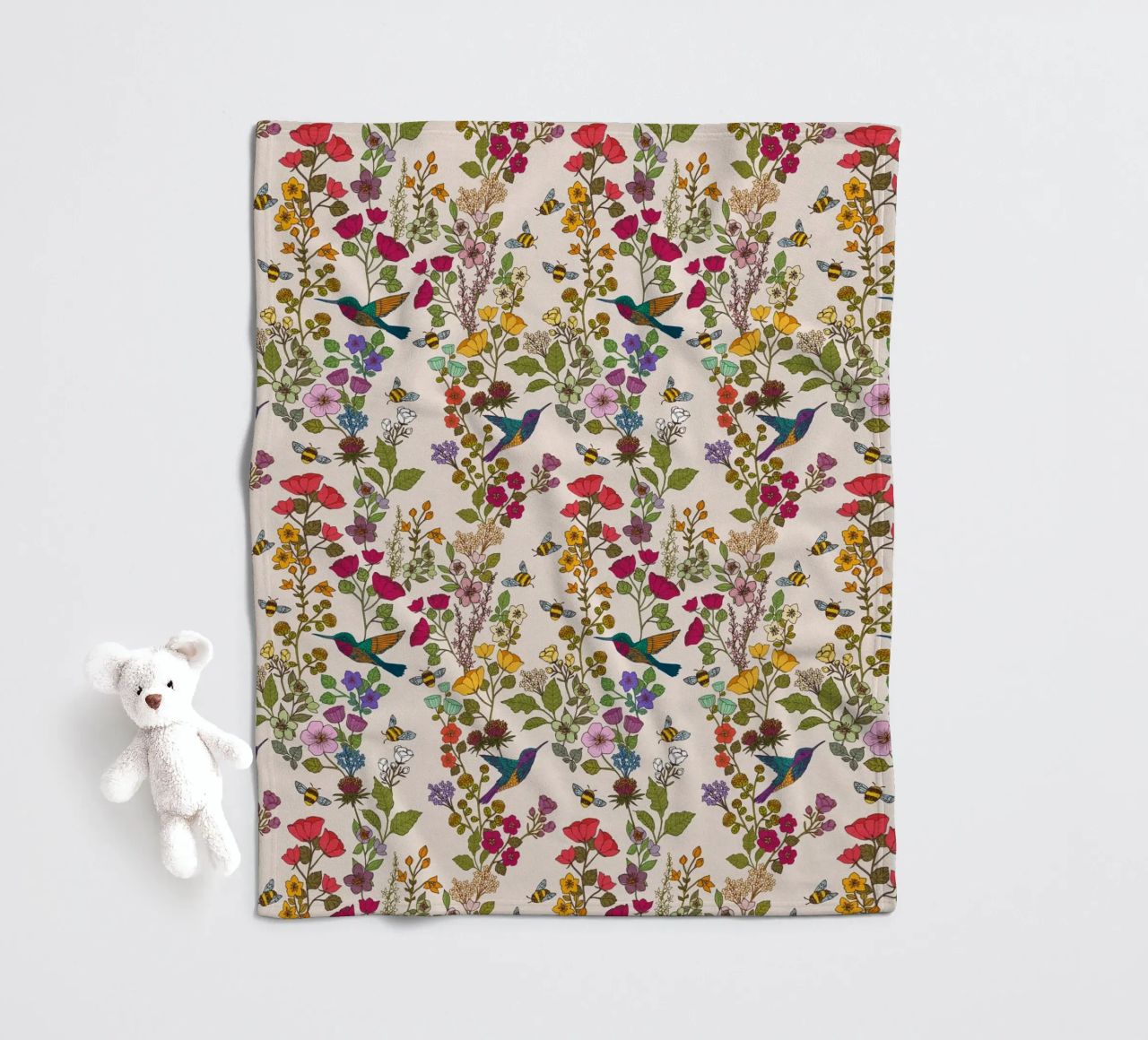 Cecilia Mok - Crema di colibrì e api coperta in pile da The Artcircle
