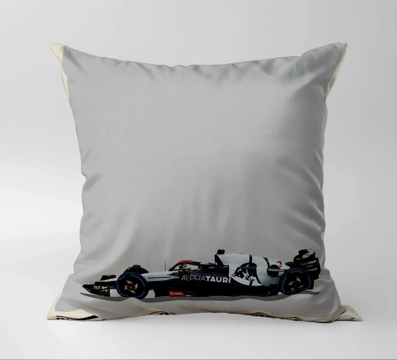AlphaTauri AT04 Honda RBPT F1 10° Belgian GP cuscino da TheArtstudio