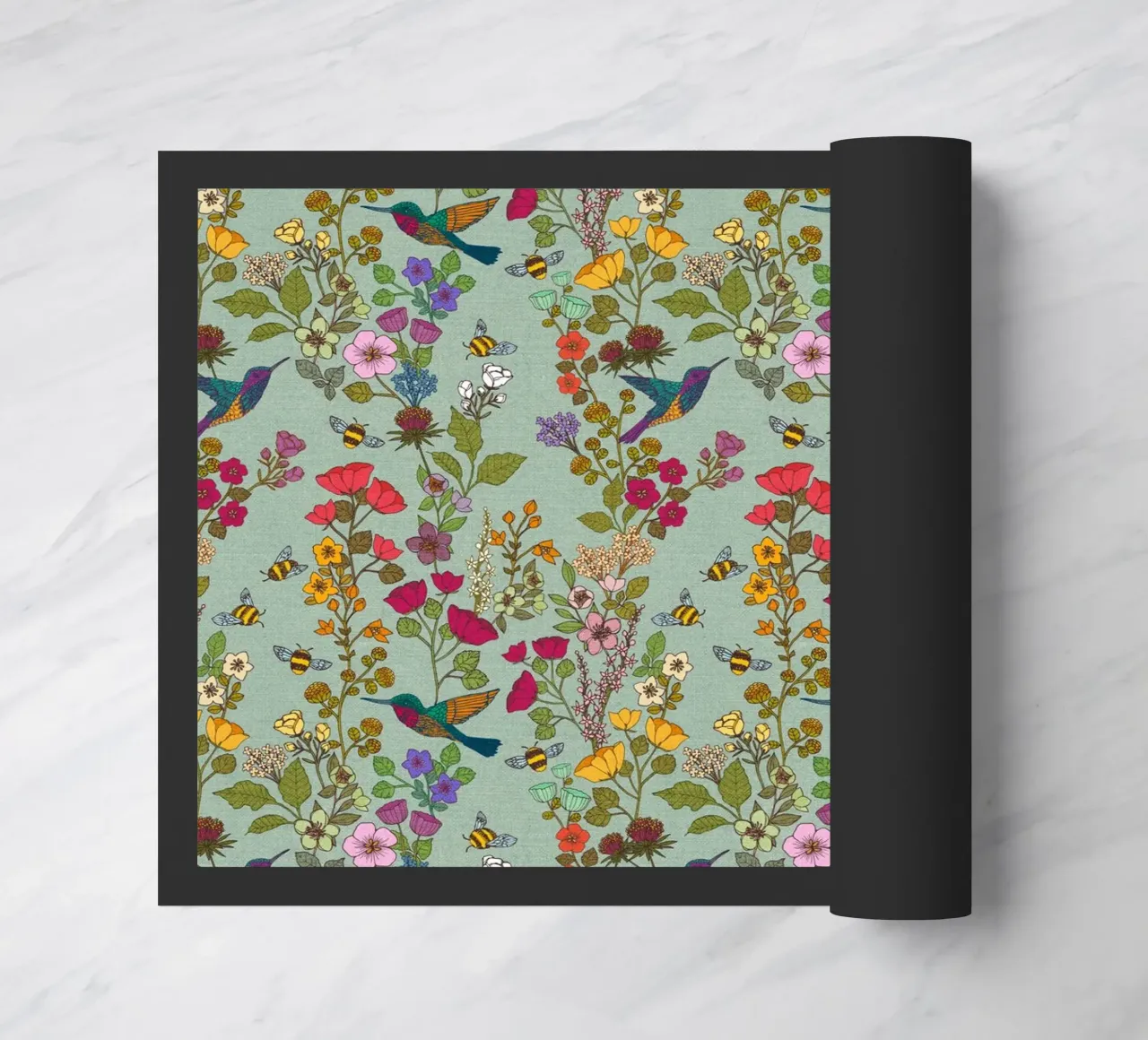 Cecilia Mok - Uovo d'anatra con colibrì e api zerbino da The Artcircle