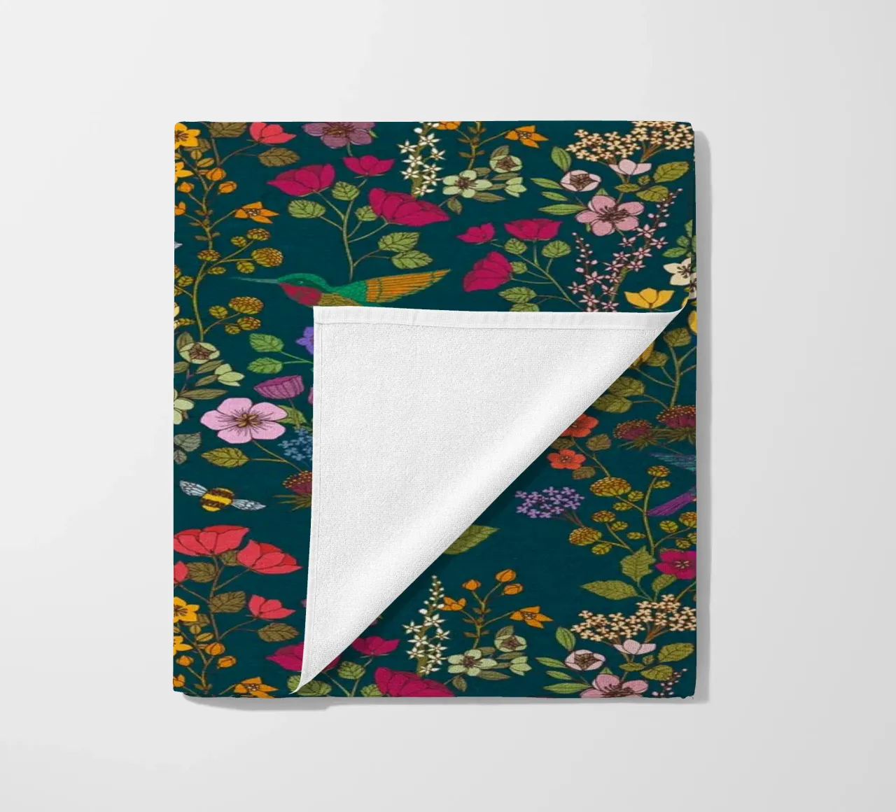 Cecilia Mok - Foresta di colibrì e api telo mare da The Artcircle