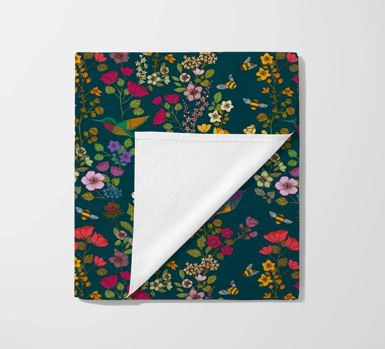 Cecilia Mok - Foresta di colibrì e api telo mare da The Artcircle