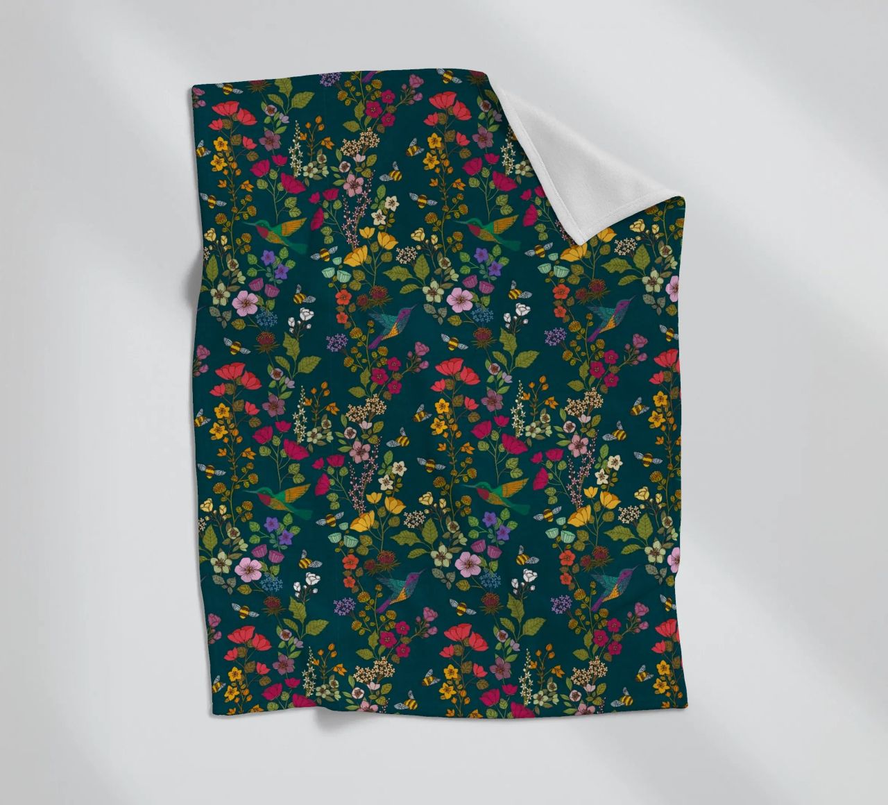 Cecilia Mok - Foresta di colibrì e api coperta in pile da The Artcircle