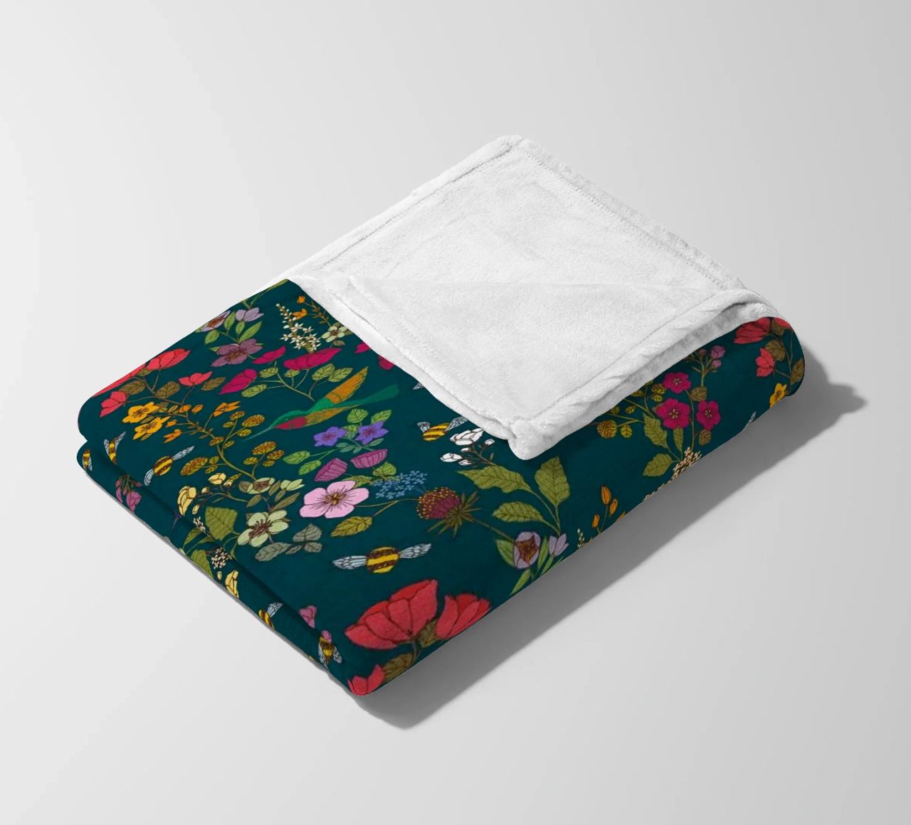 Cecilia Mok - Foresta di colibrì e api coperta in pile da The Artcircle
