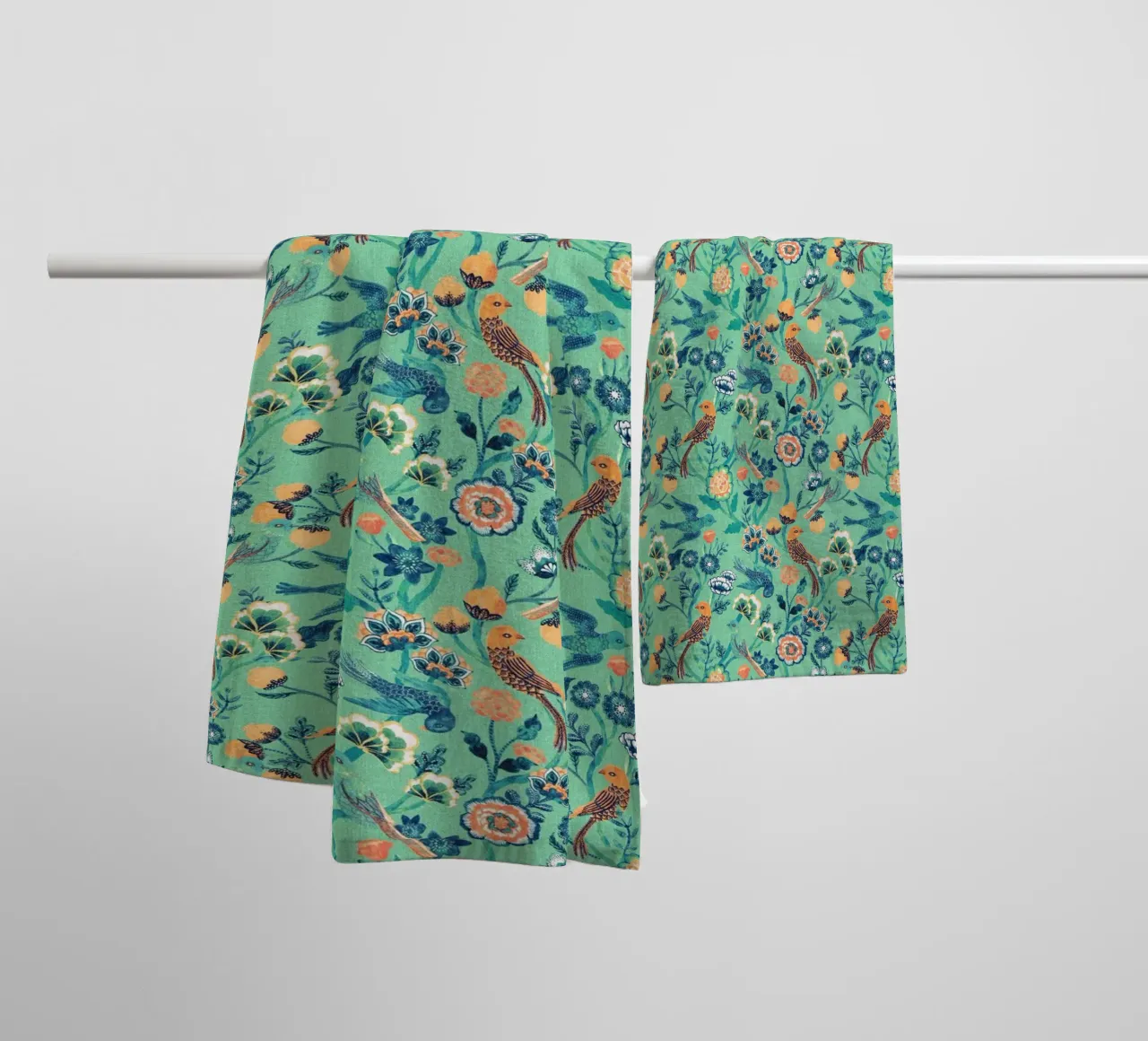 Cecilia Mok - Chintz indiano acqua asciugamano da bagno da The Artcircle