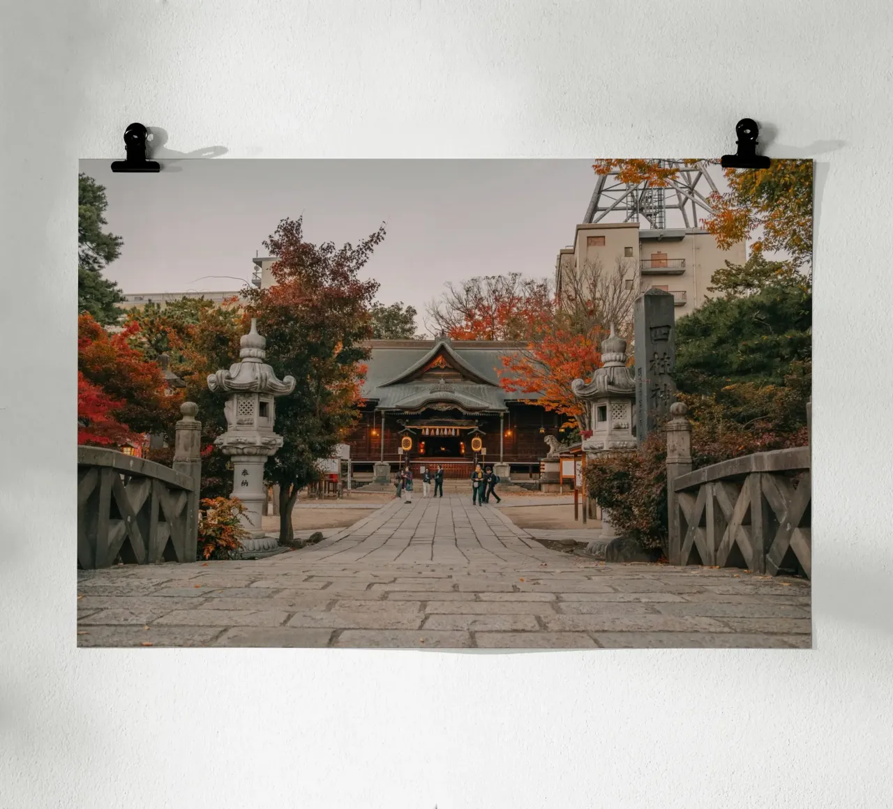 Santuario d'autunno a Matsumoto, Giappone poster con telaio in plastica da Marcel Bisig